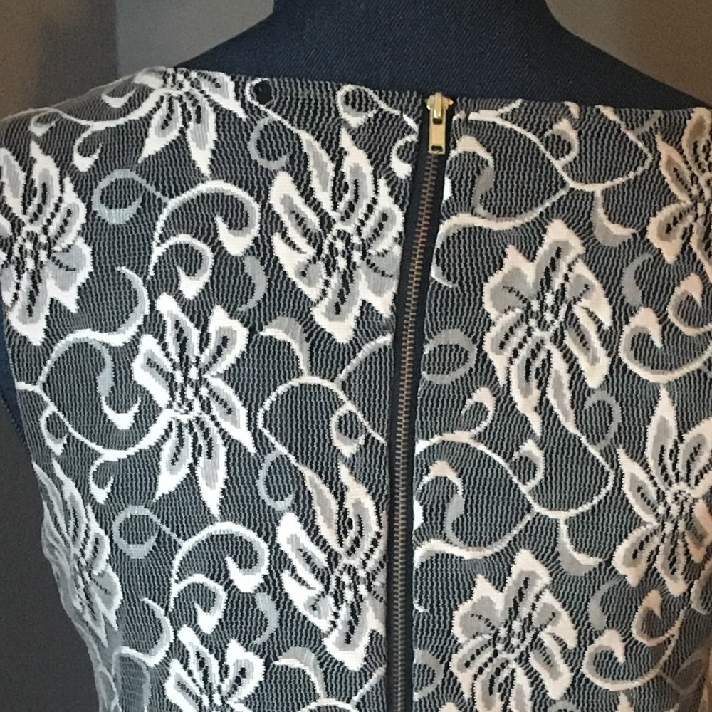NWT Francesca’s floral lace dress - Picture 5 of 5